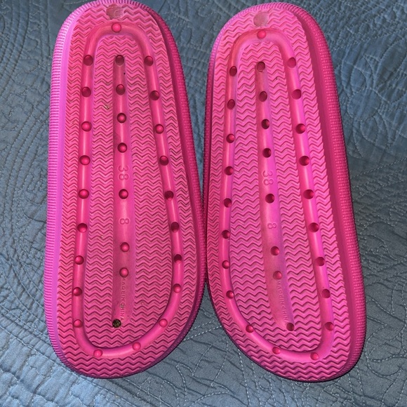 CUSHIONAIRE Women's Feather Cloud Recovery Slide Sandals with +Comfort Size 8 - Picture 7 of 9